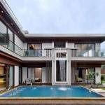 Family Victorian "View" Home